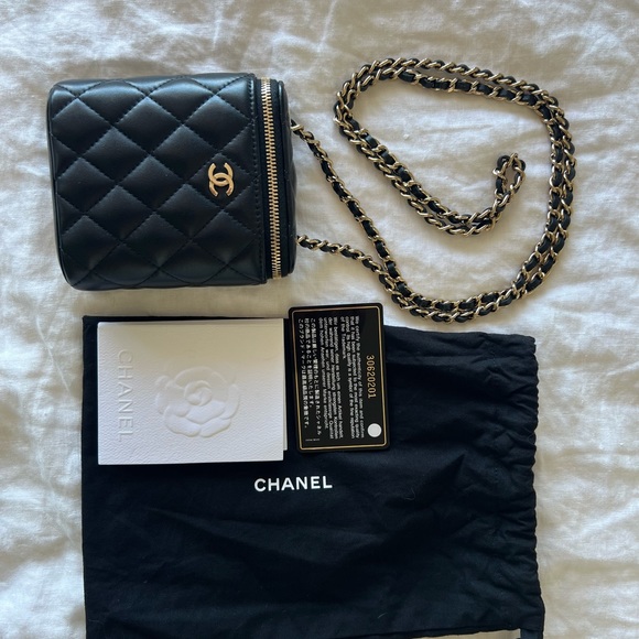 Chanel Lambskin Small Vanity Case with Chain Black Leather Gold Hardware - Picture 7 of 8